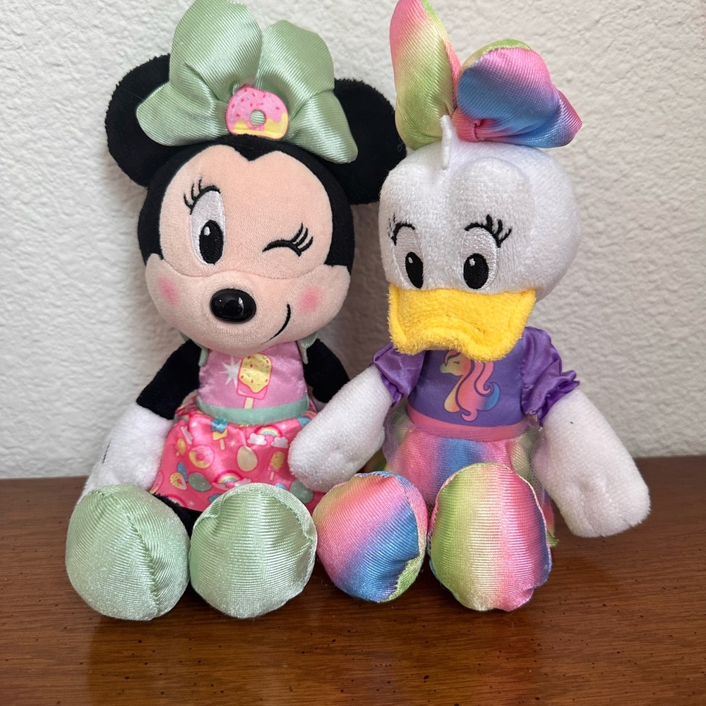 Mini and Daisy